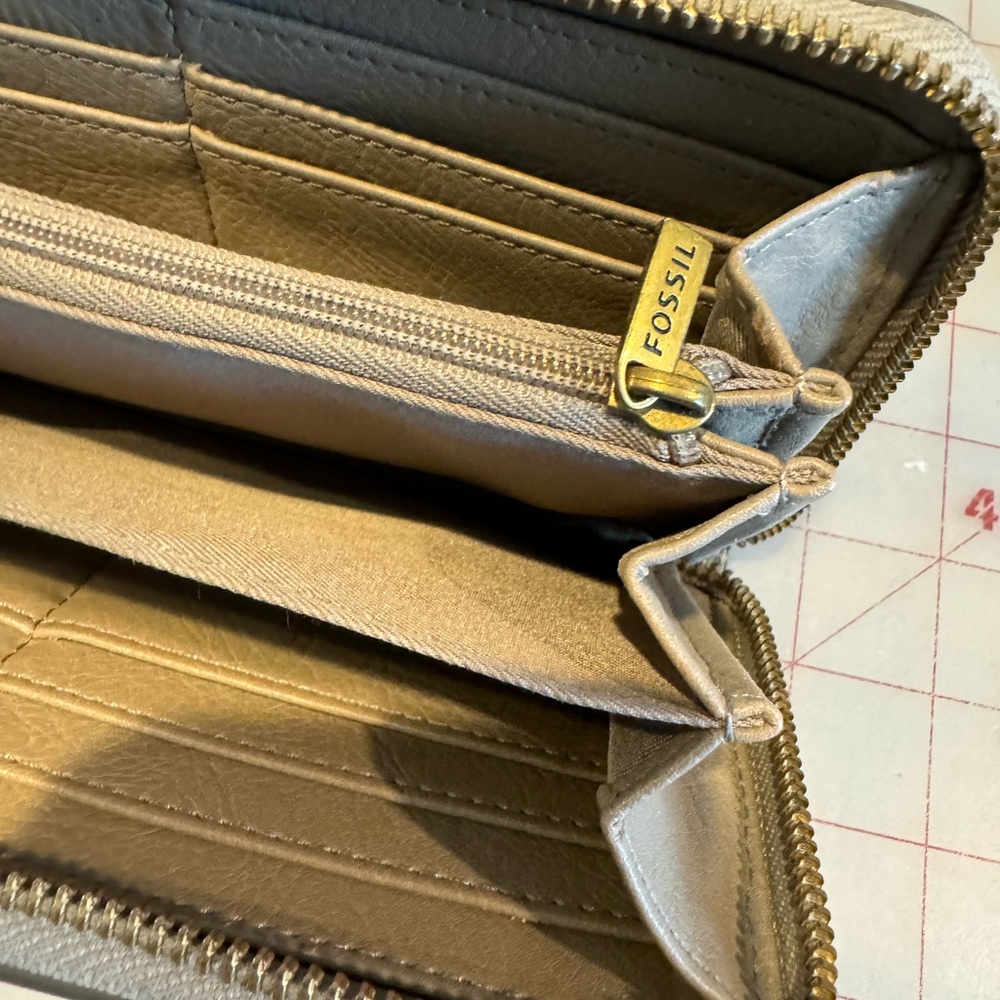 Fossil Zip Around Wristlet Wallet - image 4
